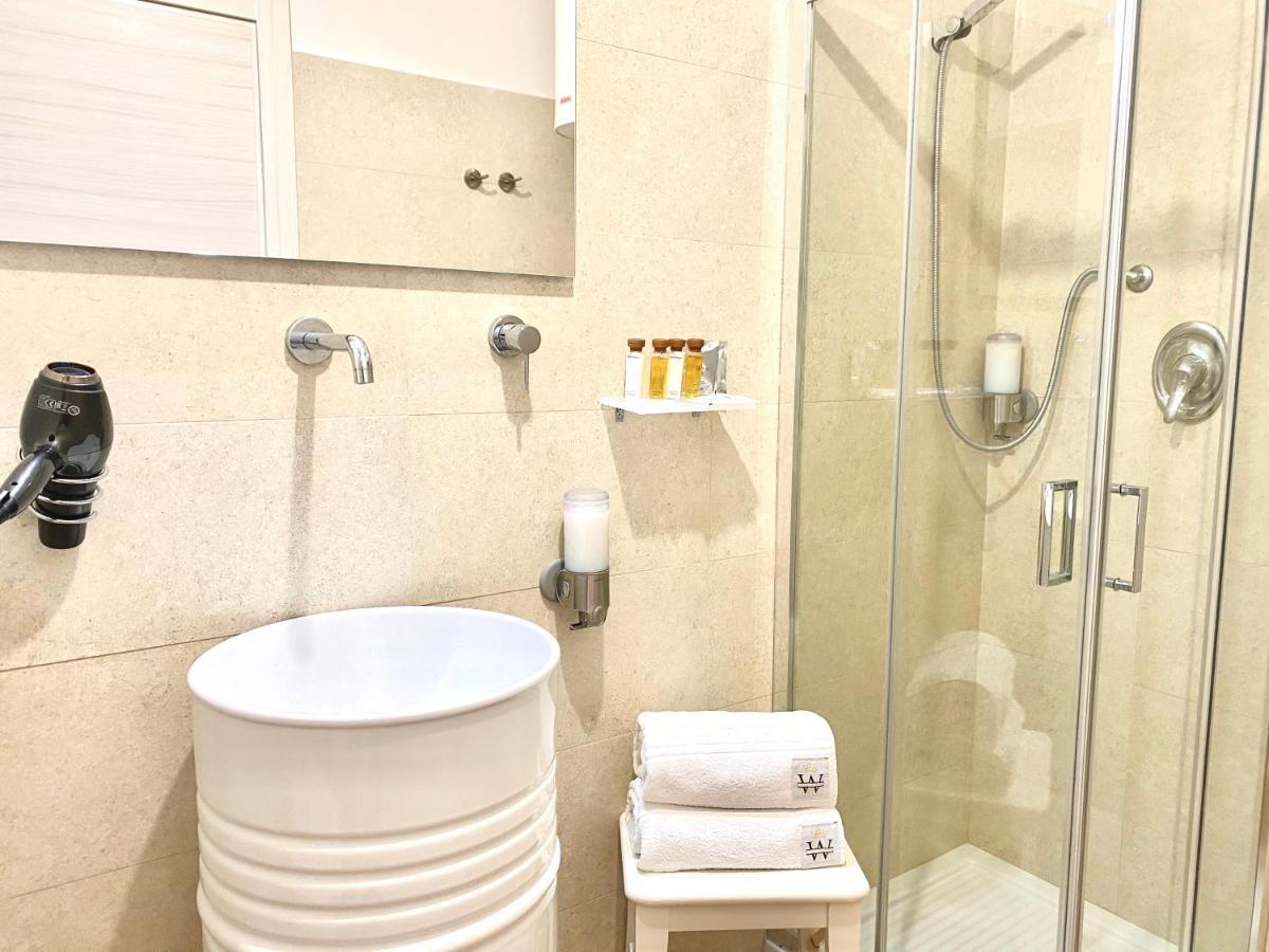 Apartment Palace Fontana Di Trevi Rome